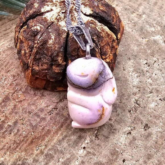 Adorable Nature Alashan Agate Hand Carved Standing Rabbit Pendant Necklace - Picture 7 of 10